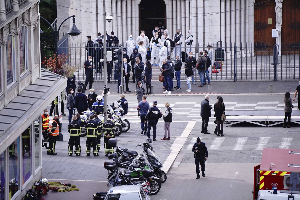 Теракты в париже в 2015 году. Теракты в Париже 13 ноября 2015 года. Теракт в Париже 2015 Батаклан.