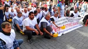 Maden işçileri, yürüyüş hakkında basın açıklaması yapmak için dün Soma Cengiz Topel Meydanı'nda bir araya geldi.