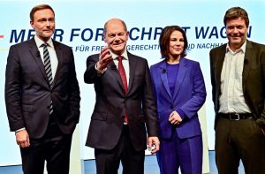 Yeşiller Annalena Baerbock, FDP lideri Christian Lindner, Robert Habeck