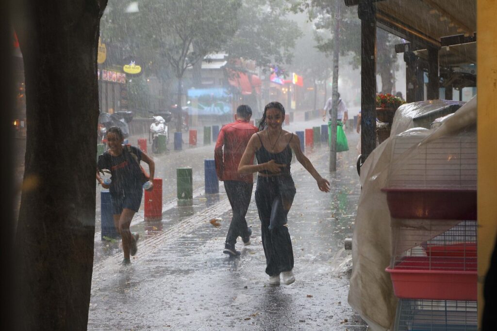 Ankara ve İstanbul Valiliği'nden peş peşe uyarı! Kuvvetli sağanak yağış...