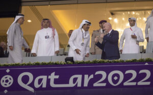 Açılış maçını Katar Emiri Temim bin Hamad es-Sani ve FIFA Başkanı Gianni Infantino da izledi. 