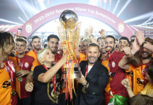 Galatasaray, şampiyonluk kutlaması, kupa, Okan Buruk